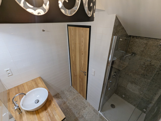 a lazenou do příjemných přírodních tónů